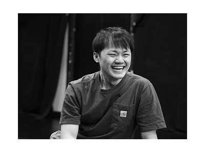 山生先生的好色嘴巴：探讨他的情感与人生哲学