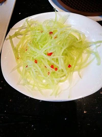 色拉风味与健康结合的好色龙腌黄瓜，尽在我们的主页！